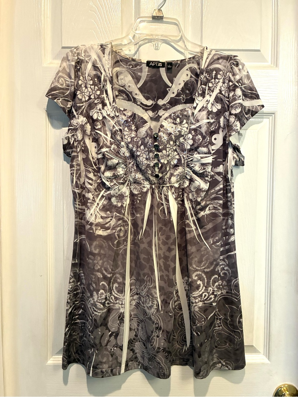 Apt. 9 Gray and White Floral V-Neck Tunic with Button Detail